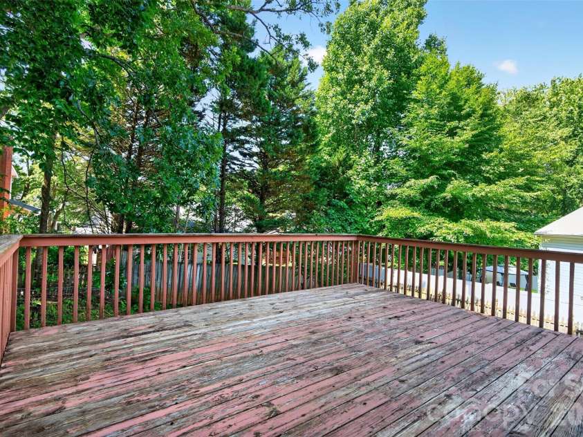 2539 Thornfield Road, Charlotte, NC 28273.  MLS# CAR4388875, YatesRealty ID 28644. 