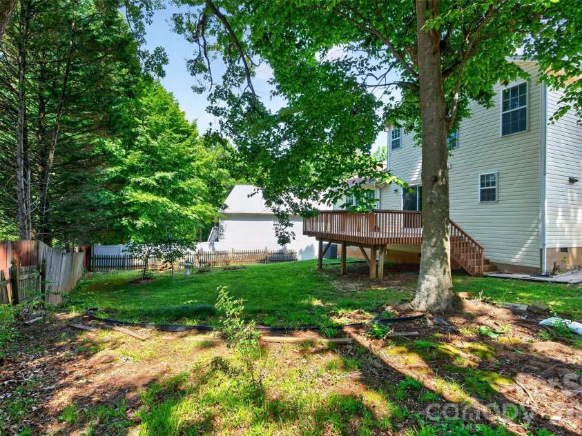 2539 Thornfield Road, Charlotte, NC 28273.  MLS# CAR4388875, YatesRealty ID 28644. 