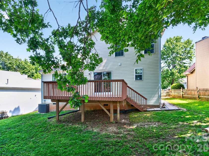 2539 Thornfield Road, Charlotte, NC 28273.  MLS# CAR4388875, YatesRealty ID 28644. 