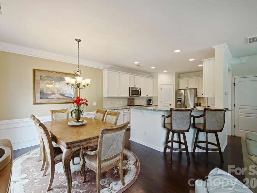 3437 Park South Station Boulevard, Charlotte, NC 28210.  MLS# CAR4387185, YatesRealty ID 28646. 