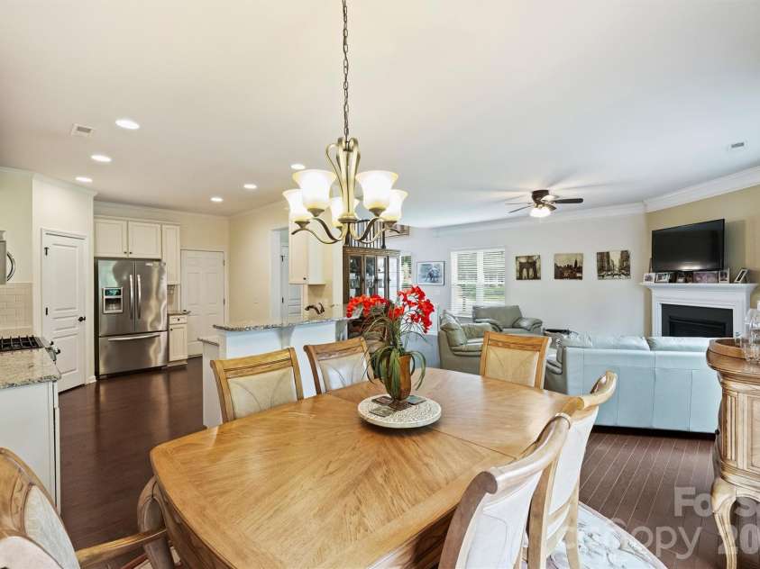 3437 Park South Station Boulevard, Charlotte, NC 28210.  MLS# CAR4387185, YatesRealty ID 28646. 