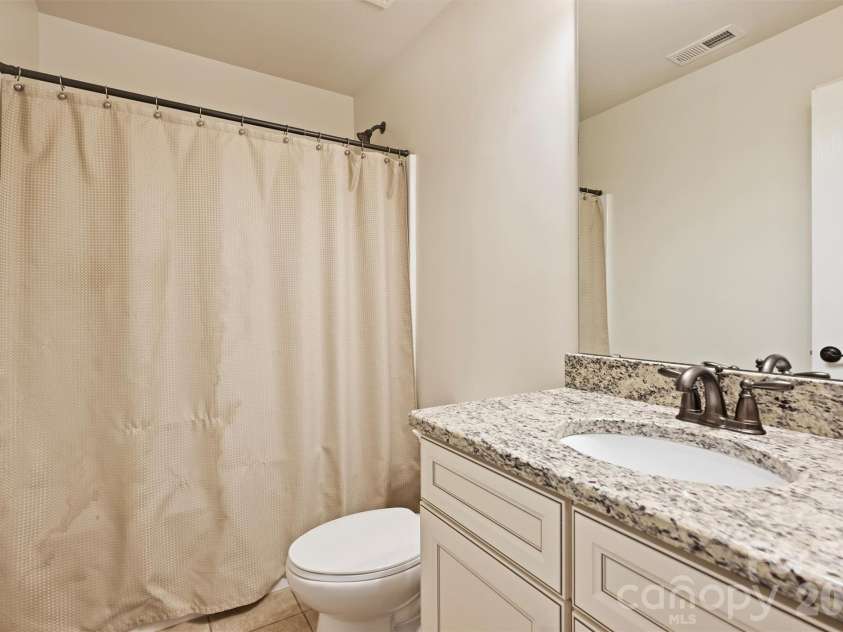 3437 Park South Station Boulevard, Charlotte, NC 28210.  MLS# CAR4387185, YatesRealty ID 28646. 
