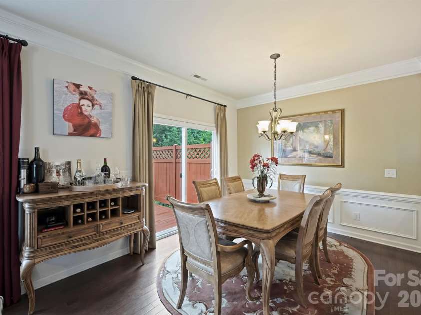 3437 Park South Station Boulevard, Charlotte, NC 28210.  MLS# CAR4387185, YatesRealty ID 28646. 