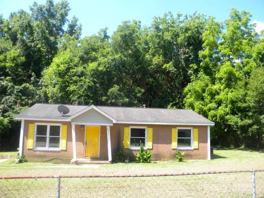 390 Torbush Drive, Salisbury, NC 28144.  MLS# CAR4284924, YatesRealty ID 28647. 