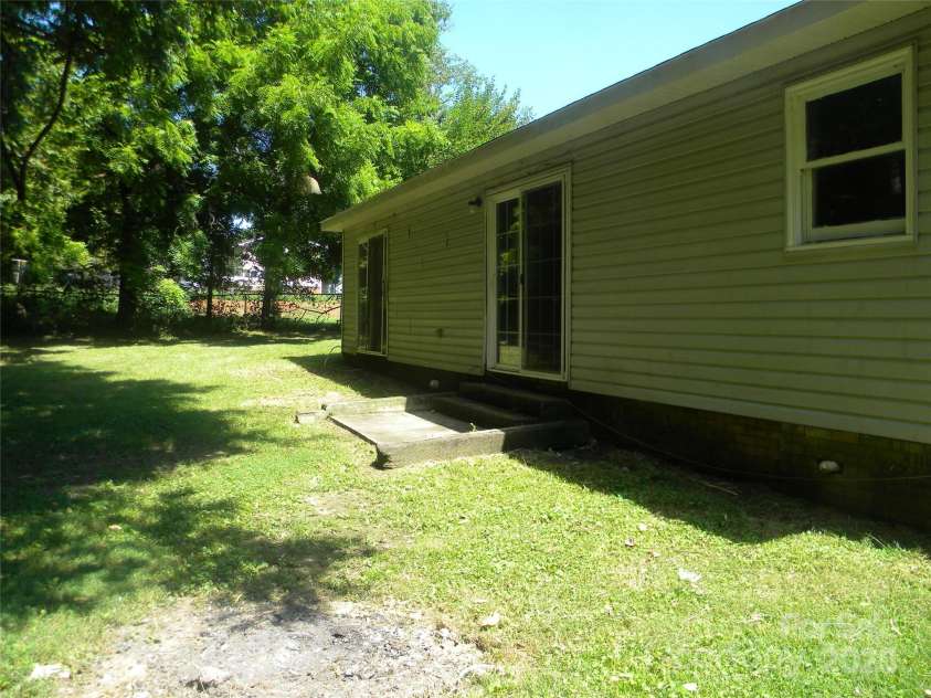 390 Torbush Drive, Salisbury, NC 28144.  MLS# CAR4284924, YatesRealty ID 28647. Double Sliding Doors
