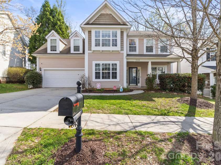 7030 Carrington Pointe Drive, Huntersville, NC 28078.  MLS# CAR4361718, YatesRealty ID 28647. 