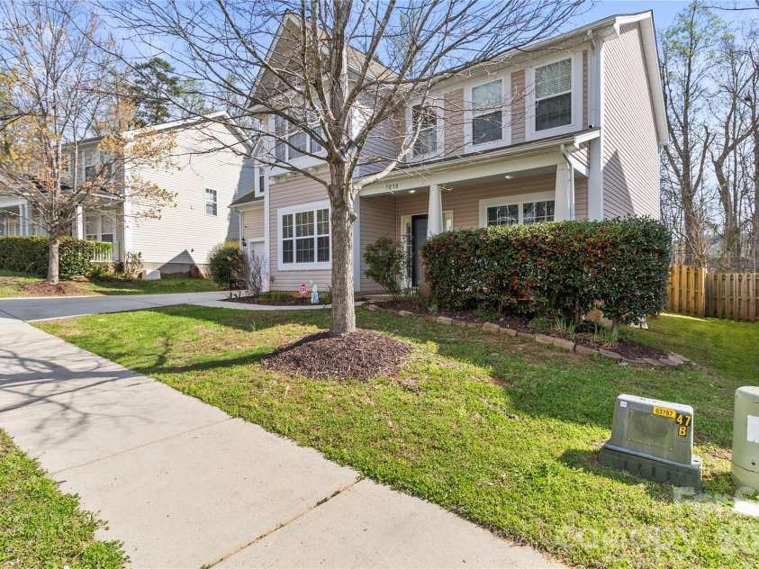 7030 Carrington Pointe Drive, Huntersville, NC 28078.  MLS# CAR4361718, YatesRealty ID 28647. 