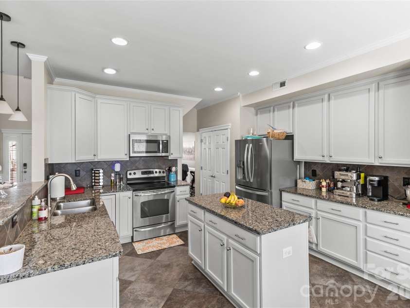 7030 Carrington Pointe Drive, Huntersville, NC 28078.  MLS# CAR4361718, YatesRealty ID 28647. 