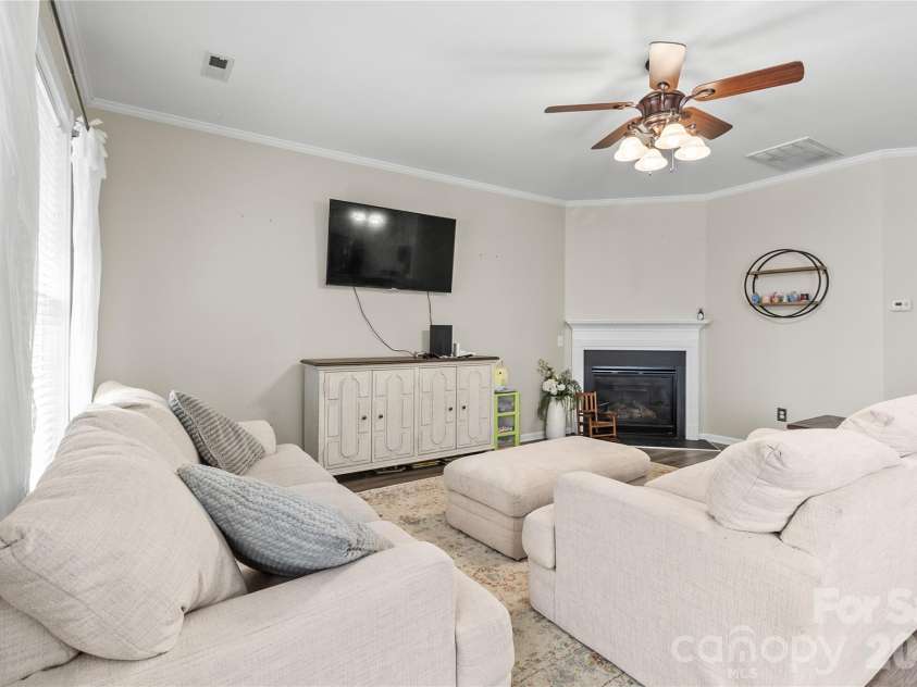 7030 Carrington Pointe Drive, Huntersville, NC 28078.  MLS# CAR4361718, YatesRealty ID 28647. 