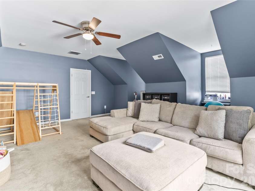 7030 Carrington Pointe Drive, Huntersville, NC 28078.  MLS# CAR4361718, YatesRealty ID 28647. 