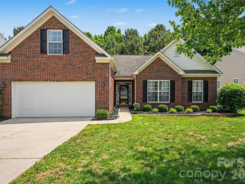 3146 Pine Bluff Way, Fort Mill, SC 29707.  MLS# CAR4385677, YatesRealty ID 28648. 