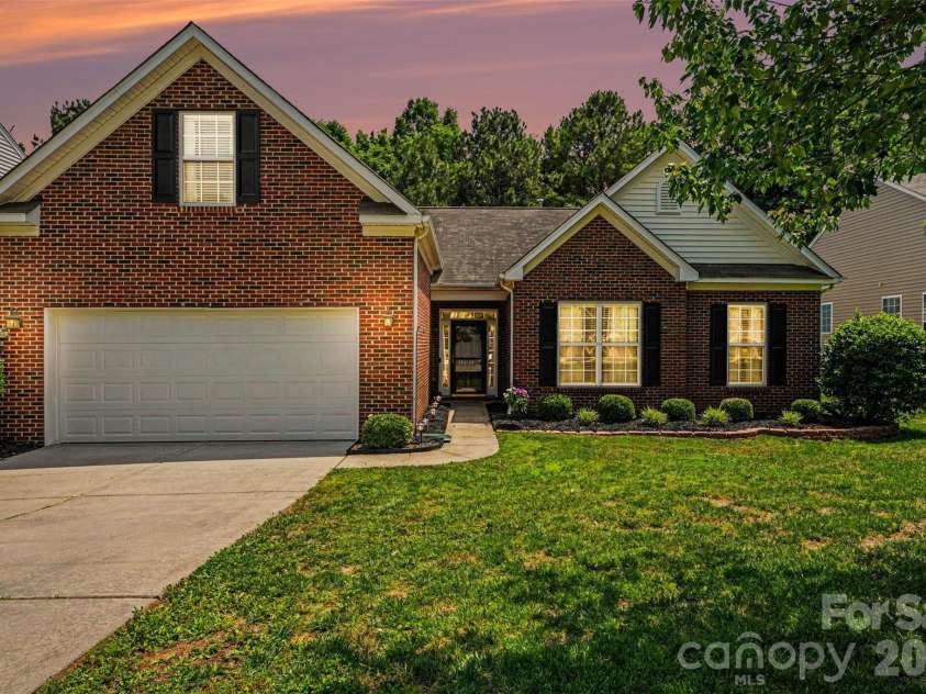 3146 Pine Bluff Way, Fort Mill, SC 29707.  MLS# CAR4385677, YatesRealty ID 28648. 