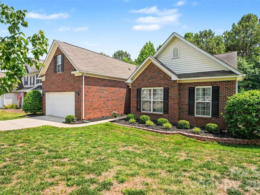 3146 Pine Bluff Way, Fort Mill, SC 29707.  MLS# CAR4385677, YatesRealty ID 28648. 