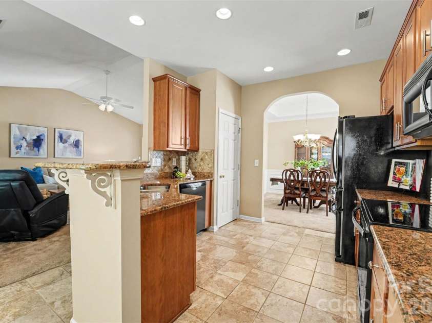 3146 Pine Bluff Way, Fort Mill, SC 29707.  MLS# CAR4385677, YatesRealty ID 28648. 