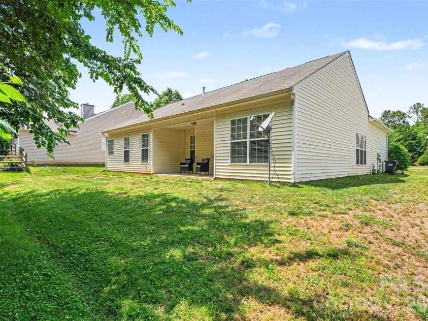3146 Pine Bluff Way, Fort Mill, SC 29707.  MLS# CAR4385677, YatesRealty ID 28648. 