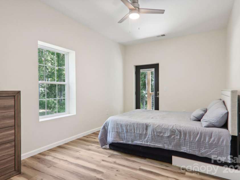 113 Briarcreek Court, Hendersonville, NC 28739.  MLS# CAR4194402, YatesRealty ID 2865. 