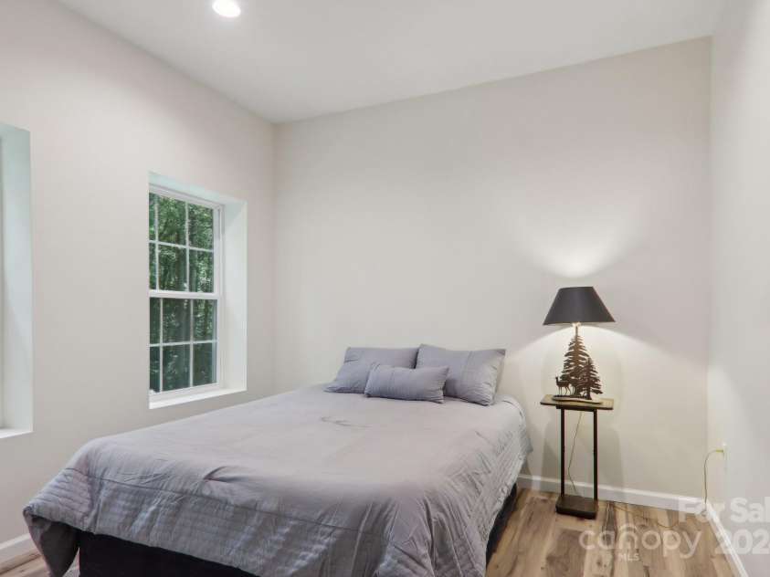 113 Briarcreek Court, Hendersonville, NC 28739.  MLS# CAR4194402, YatesRealty ID 2865. 