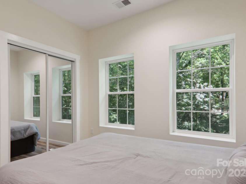 113 Briarcreek Court, Hendersonville, NC 28739.  MLS# CAR4194402, YatesRealty ID 2865. 