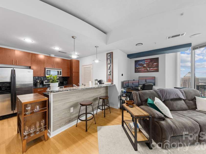 210 Church Street, Charlotte, NC 28202.  MLS# CAR4172260, YatesRealty ID 2865. 