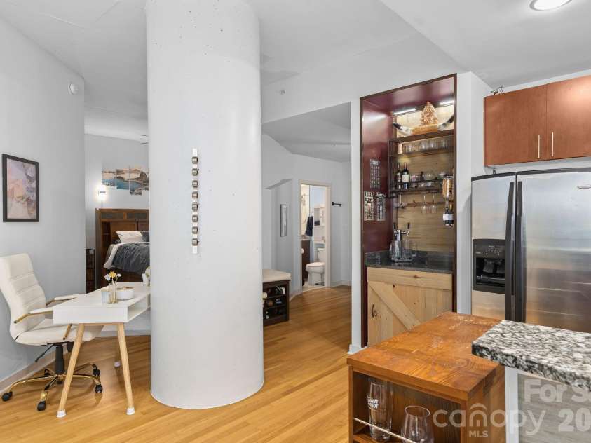 210 Church Street, Charlotte, NC 28202.  MLS# CAR4172260, YatesRealty ID 2865. 