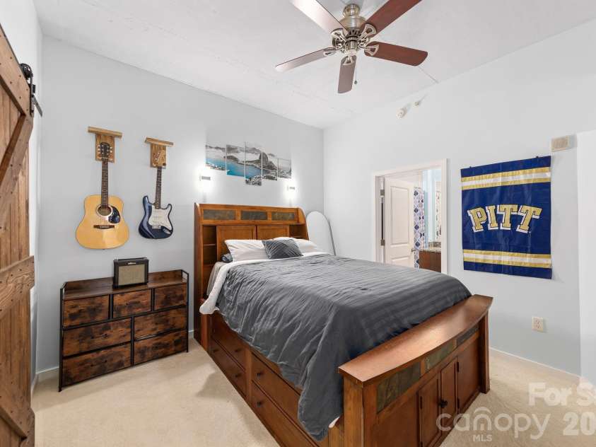 210 Church Street, Charlotte, NC 28202.  MLS# CAR4172260, YatesRealty ID 2865. 