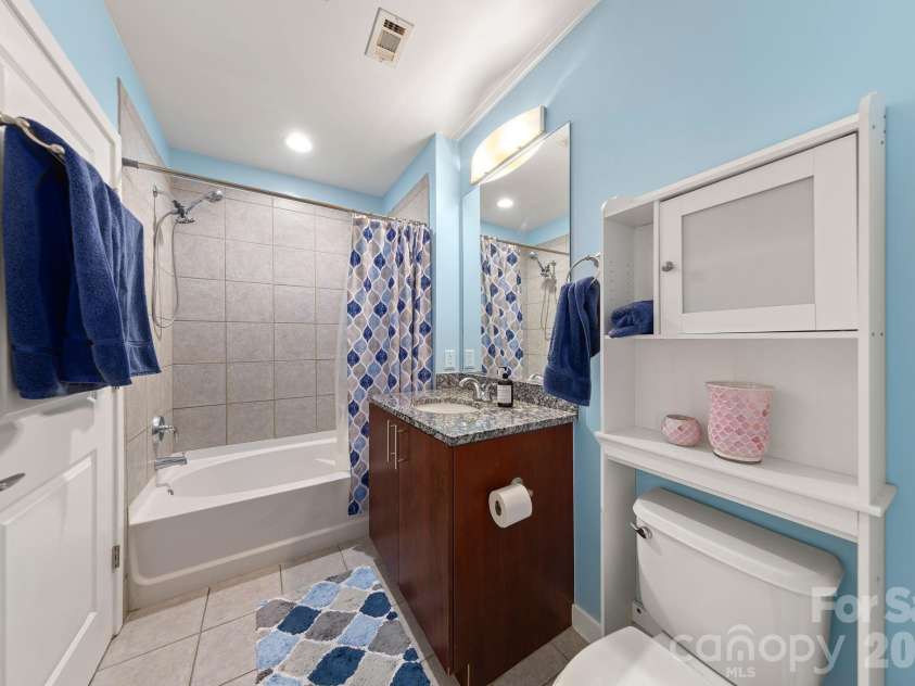 210 Church Street, Charlotte, NC 28202.  MLS# CAR4172260, YatesRealty ID 2865. 