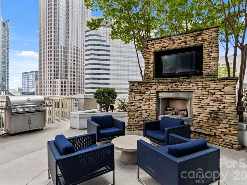 210 Church Street, Charlotte, NC 28202.  MLS# CAR4172260, YatesRealty ID 2865. 