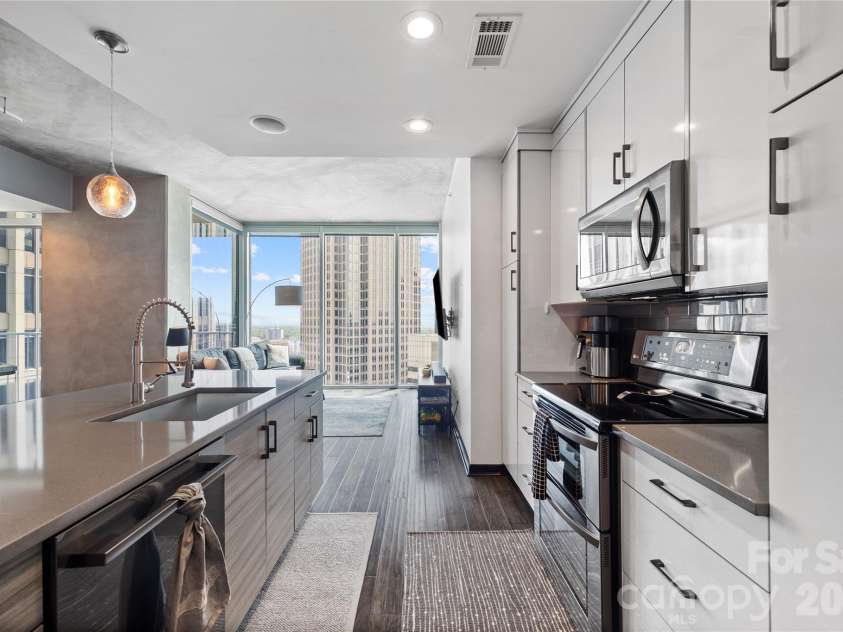 210 Church Street, Charlotte, NC 28202.  MLS# CAR4381484, YatesRealty ID 2865. 