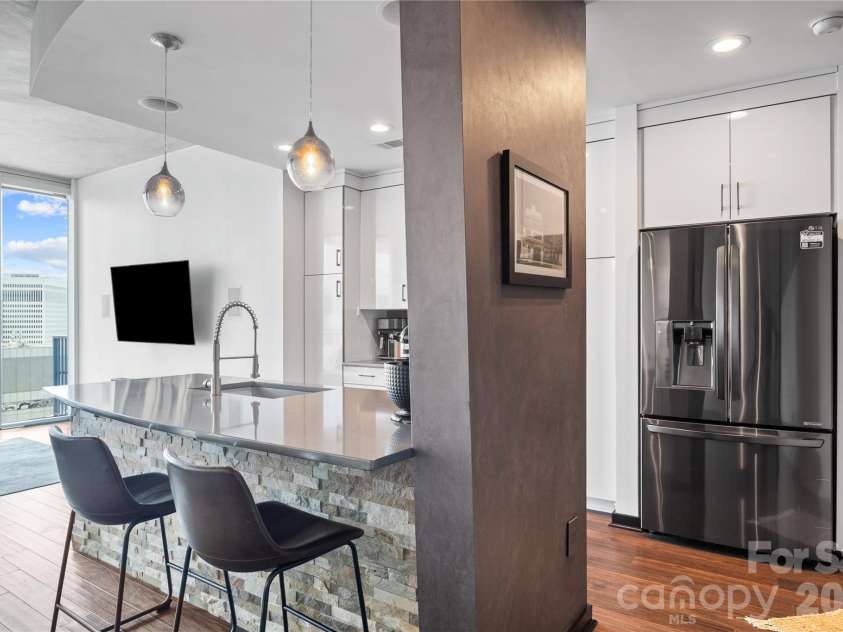 210 Church Street, Charlotte, NC 28202.  MLS# CAR4381484, YatesRealty ID 2865. 