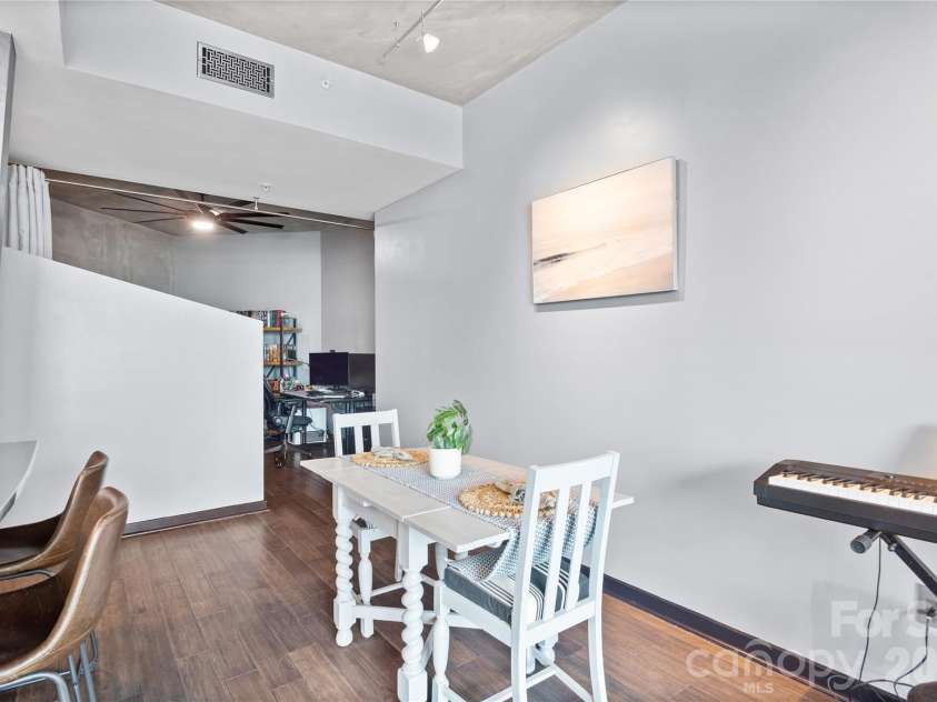 210 Church Street, Charlotte, NC 28202.  MLS# CAR4381484, YatesRealty ID 2865. Breakfast Nook