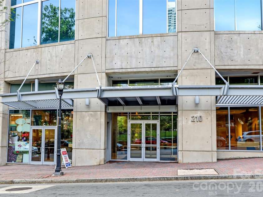210 Church Street, Charlotte, NC 28202.  MLS# CAR4428306, YatesRealty ID 2865. 