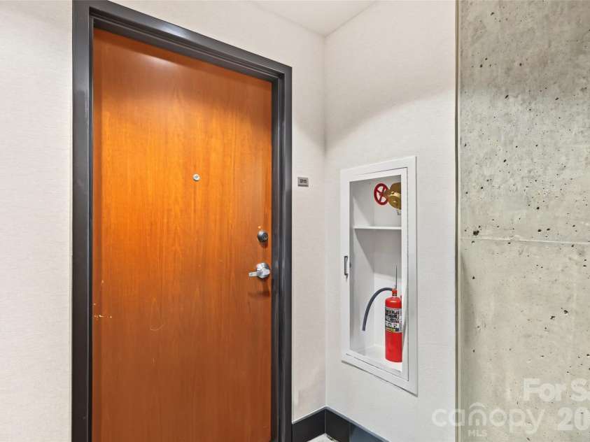 210 Church Street, Charlotte, NC 28202.  MLS# CAR4428306, YatesRealty ID 2865. 