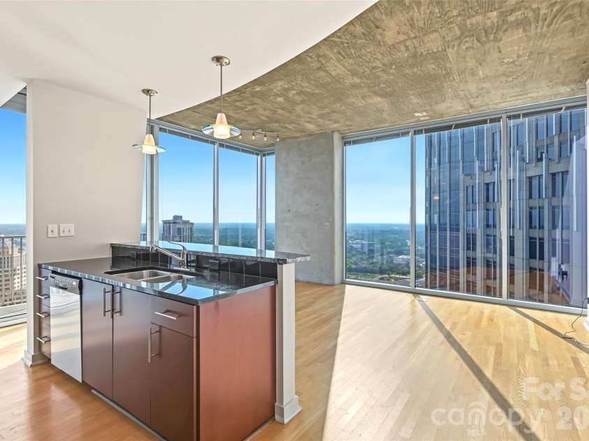 210 Church Street, Charlotte, NC 28202.  MLS# CAR4428306, YatesRealty ID 2865. 