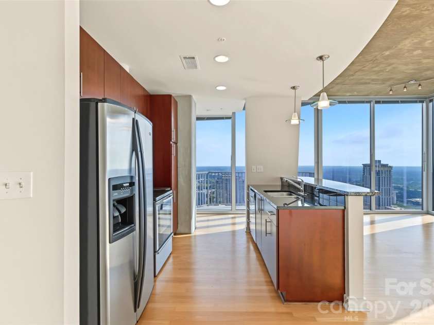 210 Church Street, Charlotte, NC 28202.  MLS# CAR4428306, YatesRealty ID 2865. 