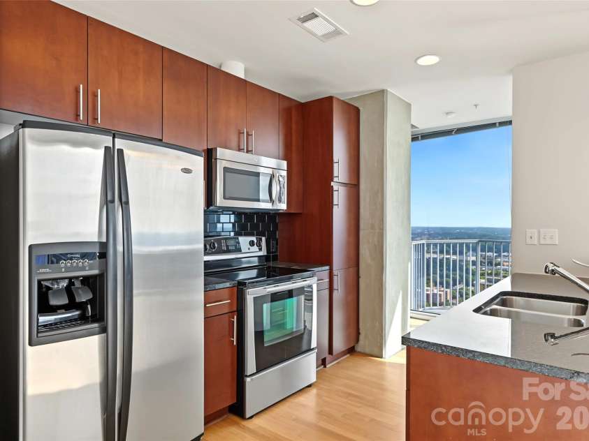 210 Church Street, Charlotte, NC 28202.  MLS# CAR4428306, YatesRealty ID 2865. 