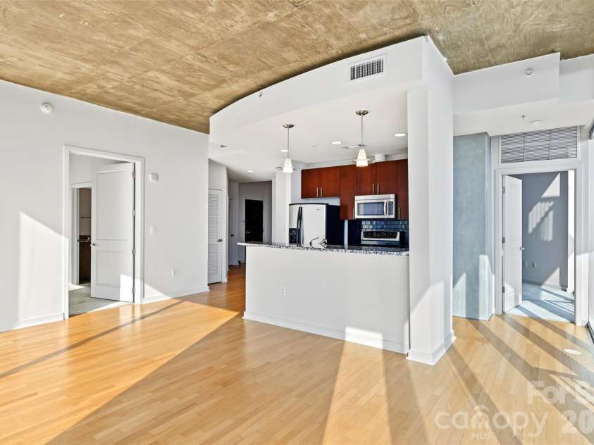 210 Church Street, Charlotte, NC 28202.  MLS# CAR4428306, YatesRealty ID 2865. 