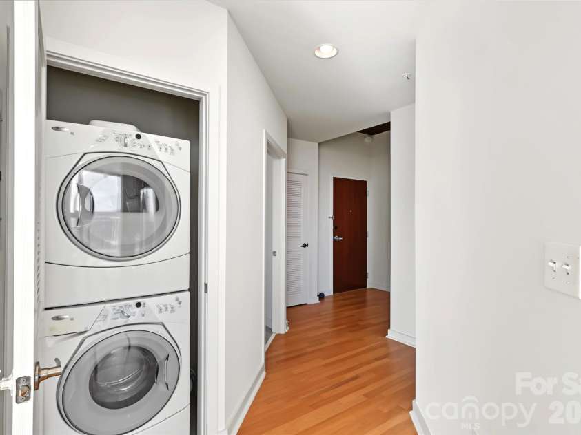 210 Church Street, Charlotte, NC 28202.  MLS# CAR4428306, YatesRealty ID 2865. 