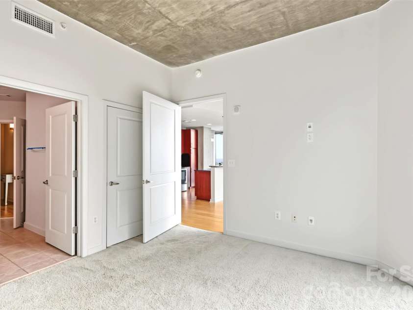 210 Church Street, Charlotte, NC 28202.  MLS# CAR4428306, YatesRealty ID 2865. 