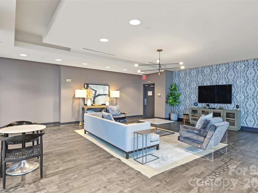 210 Church Street, Charlotte, NC 28202.  MLS# CAR4428306, YatesRealty ID 2865. 