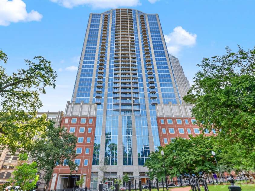 210 Church Street, Charlotte, NC 28202.  MLS# CAR4428306, YatesRealty ID 2865. 
