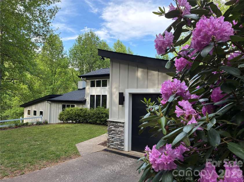1452 Country Club Drive, Cullowhee, NC 28723.  MLS# CAR4384915, YatesRealty ID 28650. 
