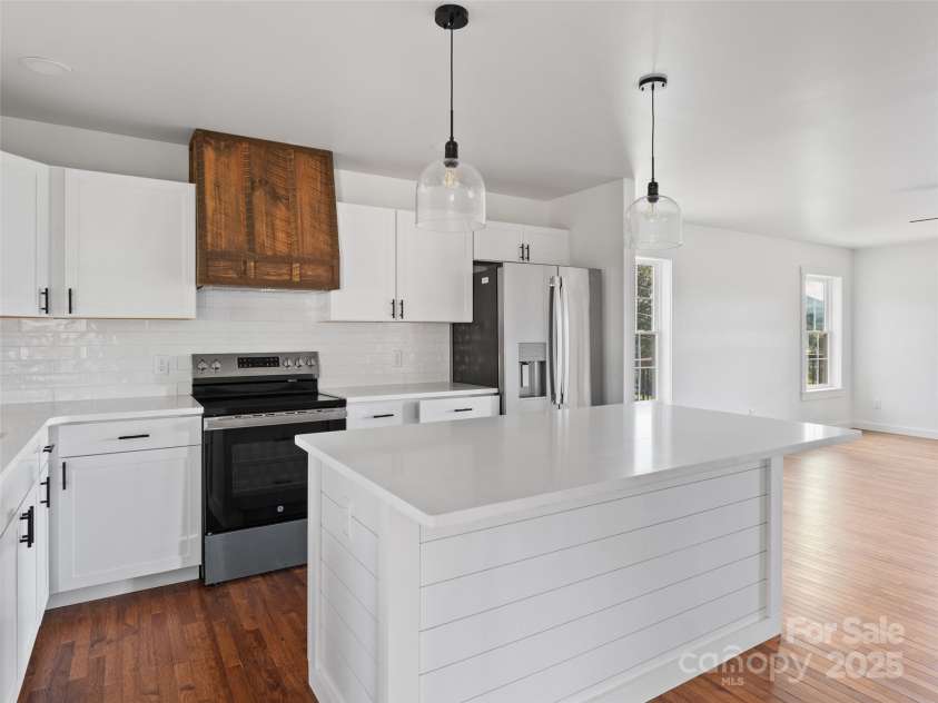 111 Dawn Drive, Waynesville, NC 28786.  MLS# CAR4286235, YatesRealty ID 28652. 