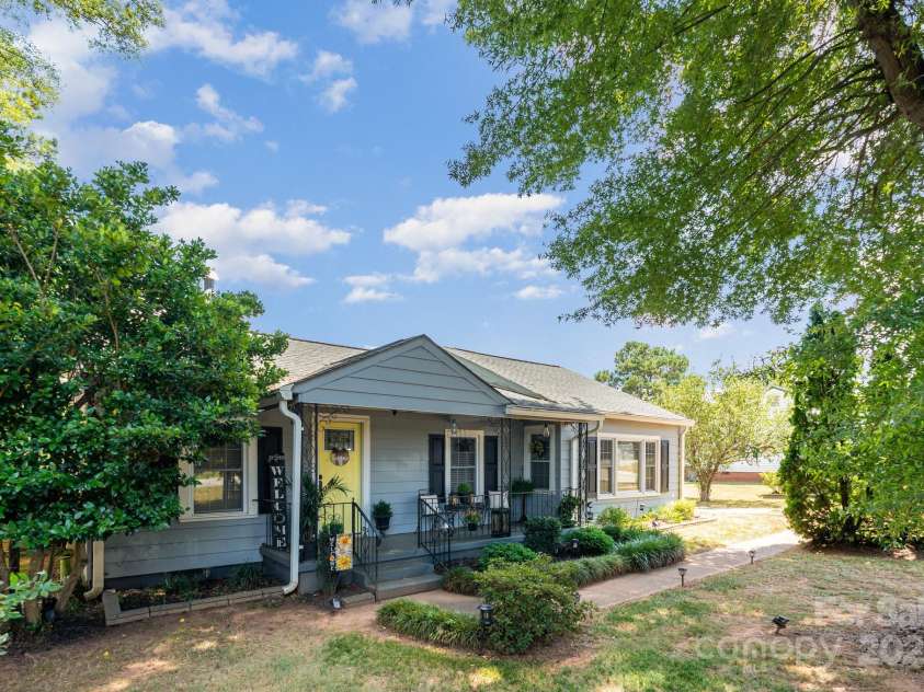 120 Abernathy Street, Mount Holly, NC 28120.  MLS# CAR4286149, YatesRealty ID 28653. 