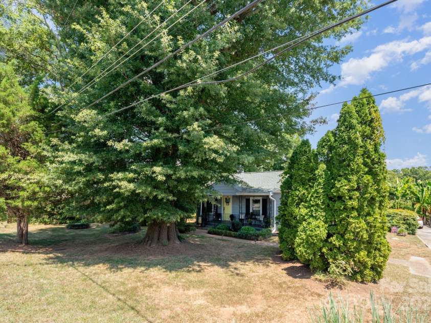 120 Abernathy Street, Mount Holly, NC 28120.  MLS# CAR4286149, YatesRealty ID 28653. 