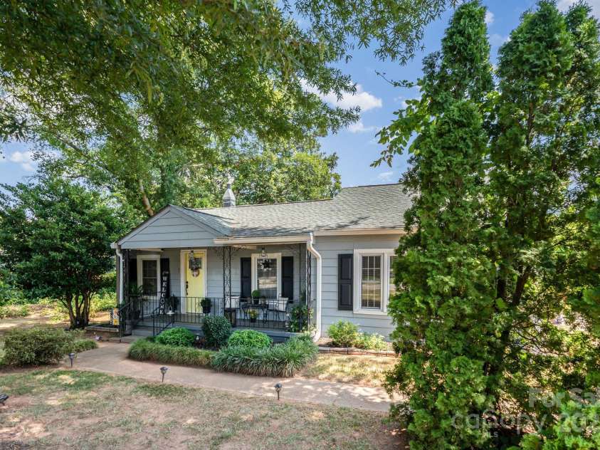 120 Abernathy Street, Mount Holly, NC 28120.  MLS# CAR4286149, YatesRealty ID 28653. 