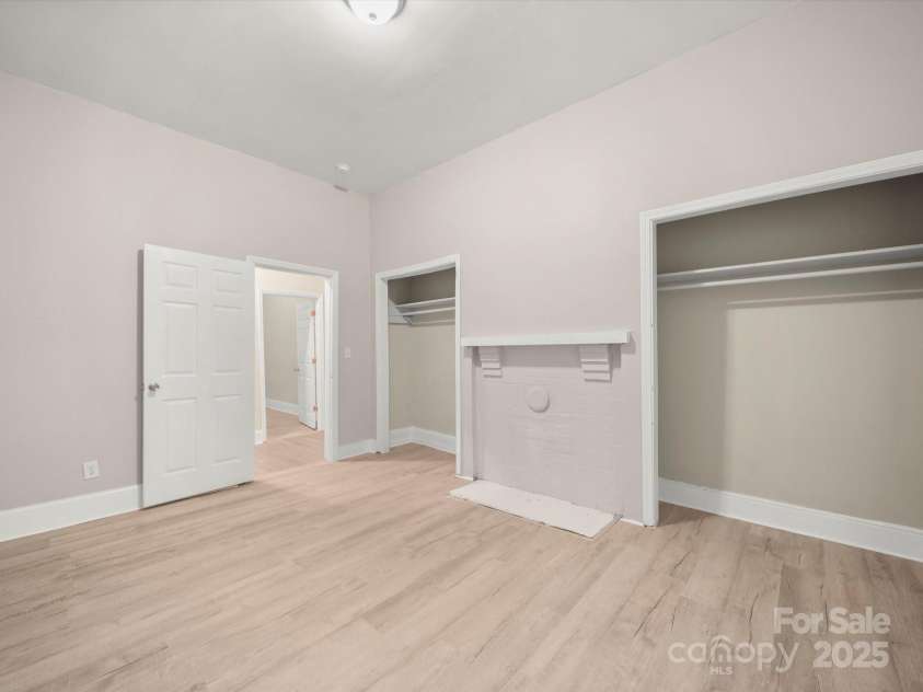 509 Holly Street, Dallas, NC 28034.  MLS# CAR4286146, YatesRealty ID 28655. 
