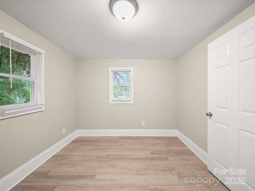 509 Holly Street, Dallas, NC 28034.  MLS# CAR4286146, YatesRealty ID 28655. 