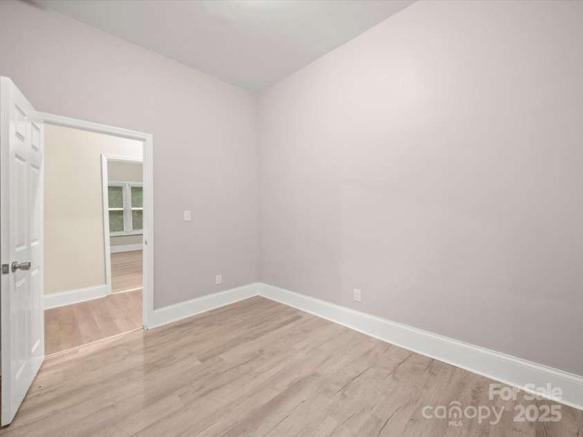509 Holly Street, Dallas, NC 28034.  MLS# CAR4286146, YatesRealty ID 28655. Flex space