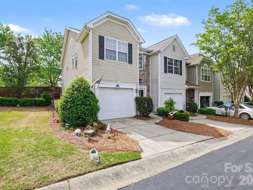 2103 Midnight Blue Lane, Fort Mill, SC 29708.  MLS# CAR4366959, YatesRealty ID 28656. 
