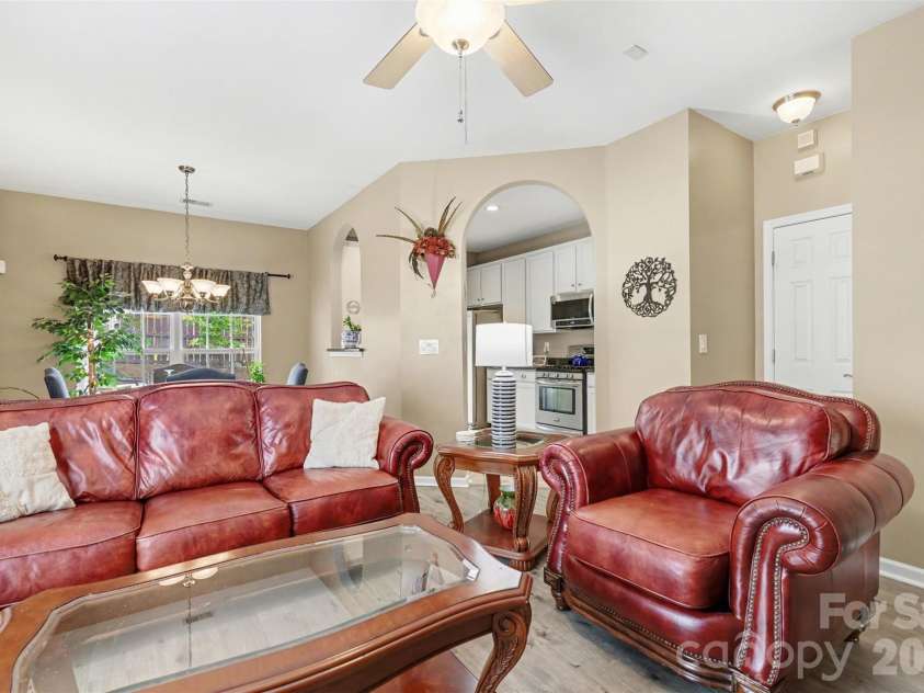 2103 Midnight Blue Lane, Fort Mill, SC 29708.  MLS# CAR4366959, YatesRealty ID 28656. 